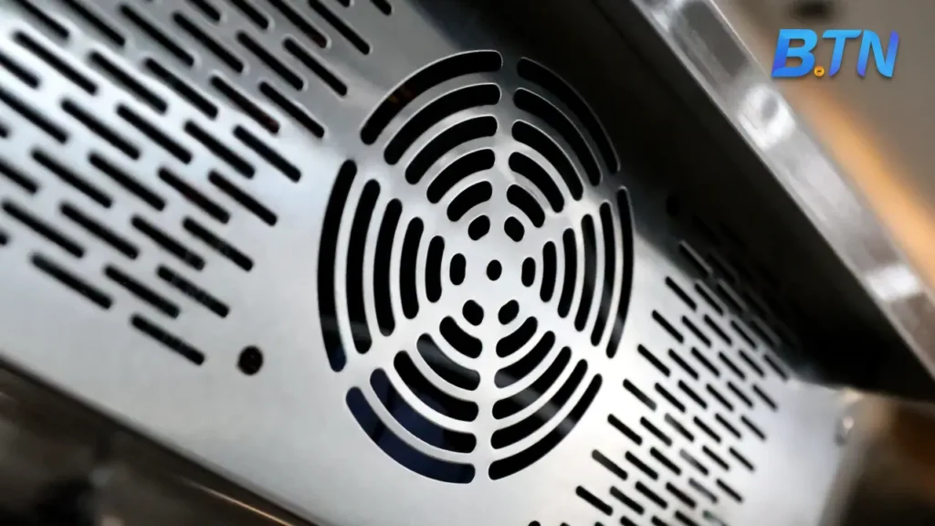 Mặt sau của bếp từ BTN-50B2